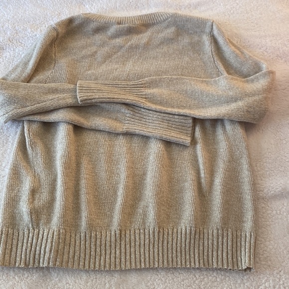 H&M Size M Sweater - Picture 5 of 5